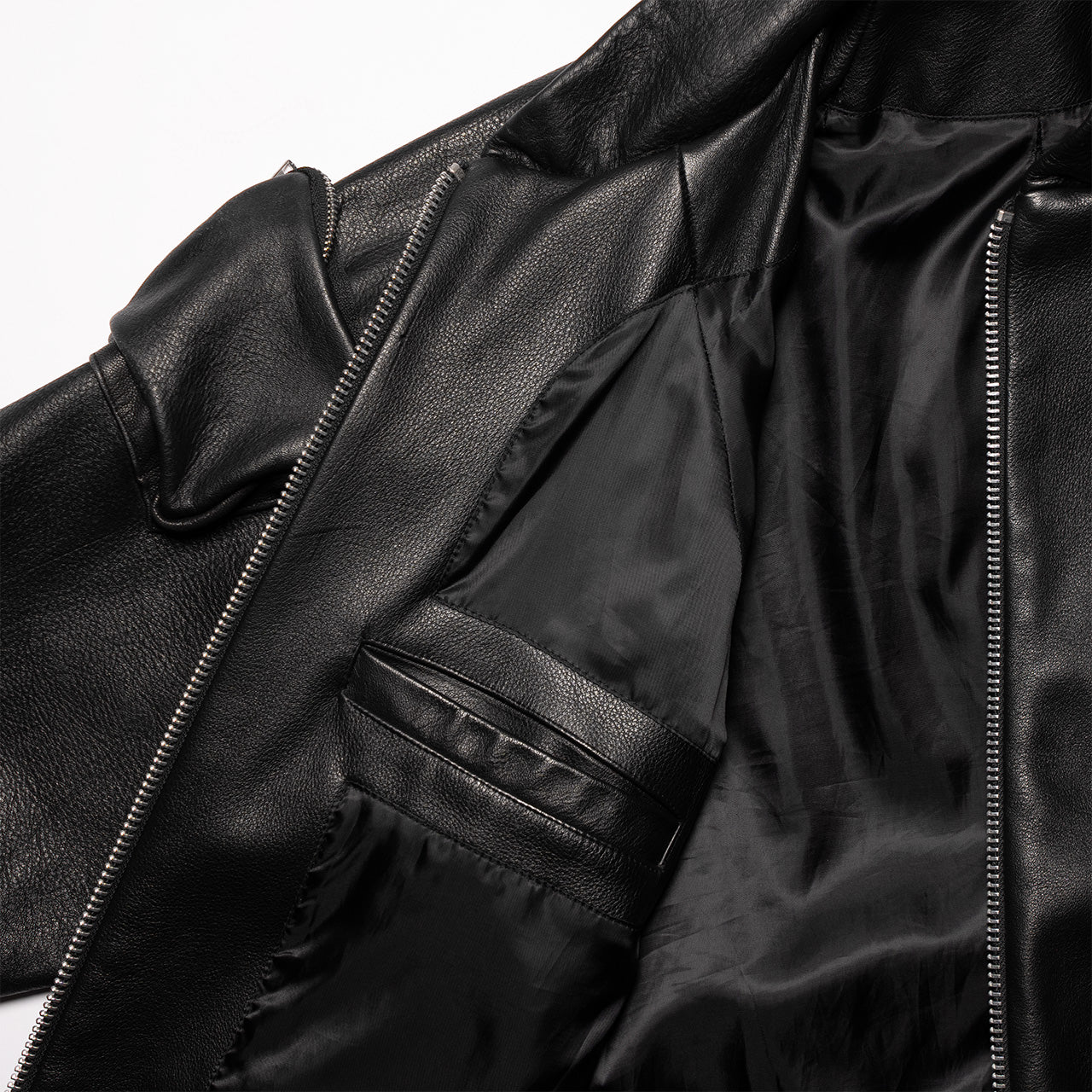 APOGEUS IN LEATHER